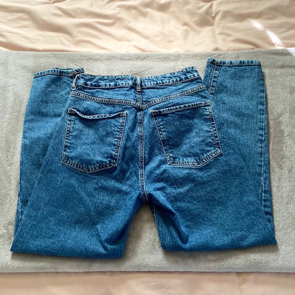 Mom Jeans - Picture 2 of 3